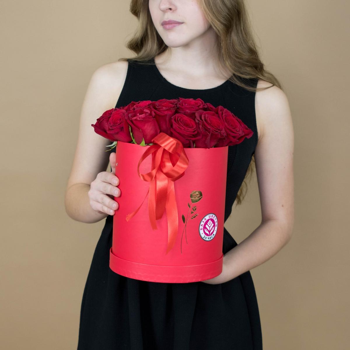 Розы красные в шляпной коробке [articul  182o]