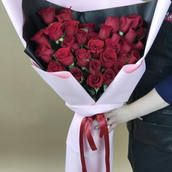 Букеты из красных роз 70 см (Эквадор) код товара: 9730orb